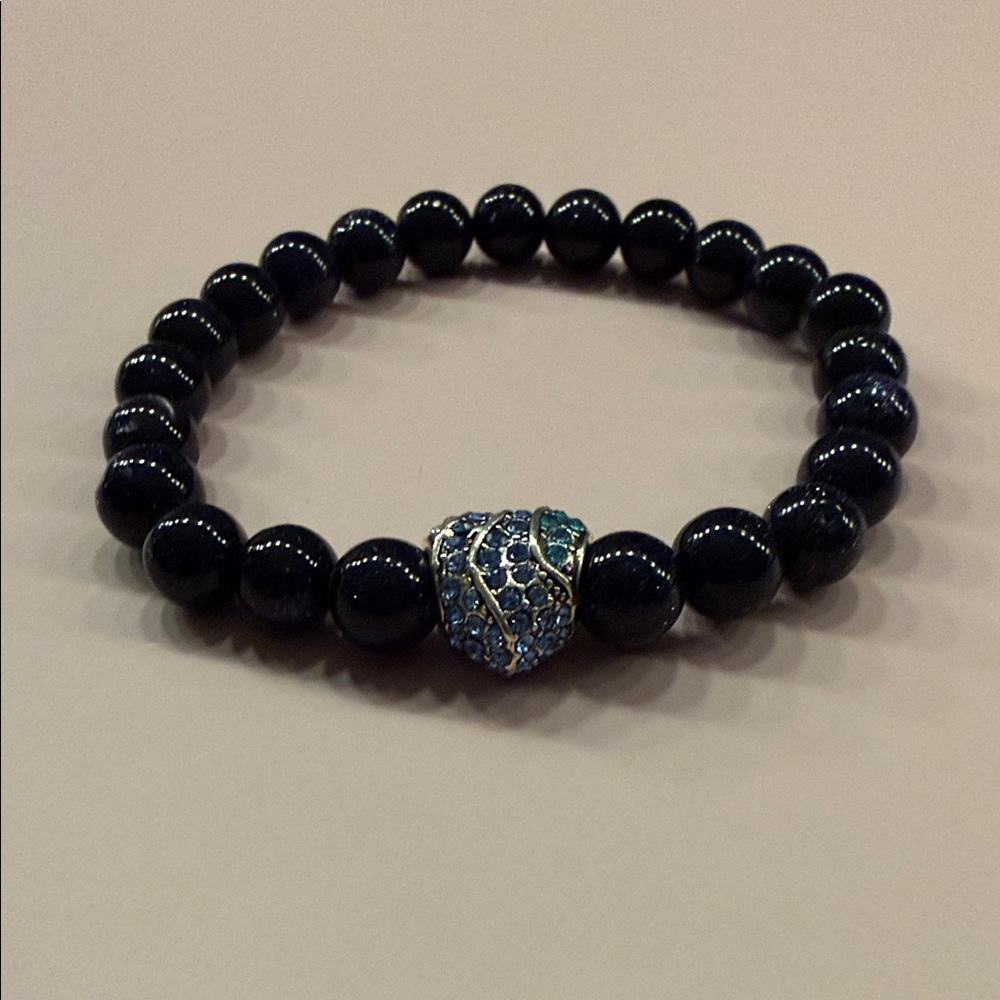 Elegant Black Beaded Bracelet with Silver Accents